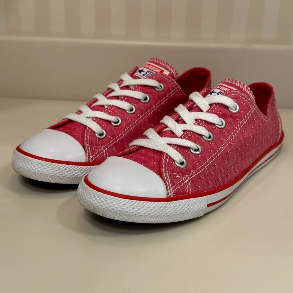 Converse Womens Chuck Taylor All Star Dainty Ox Sneakers Casino Red